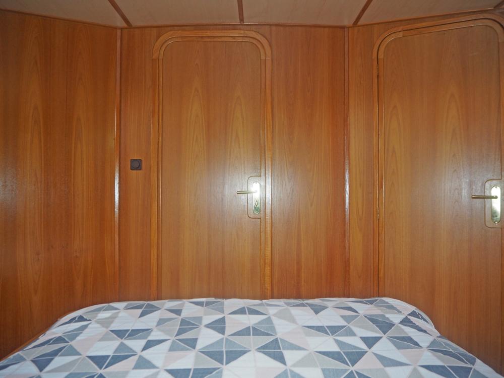 Aft cabin, Accommodation